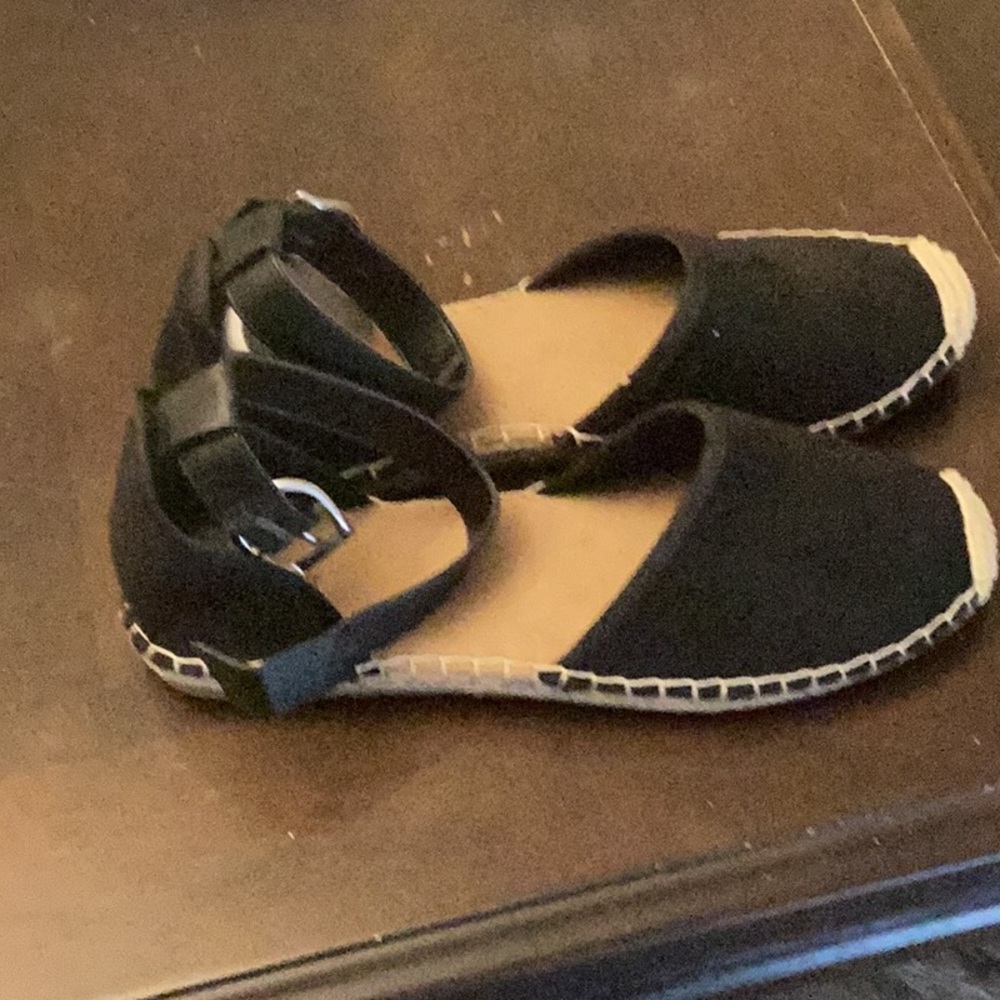 Black micro shoes- 7M
